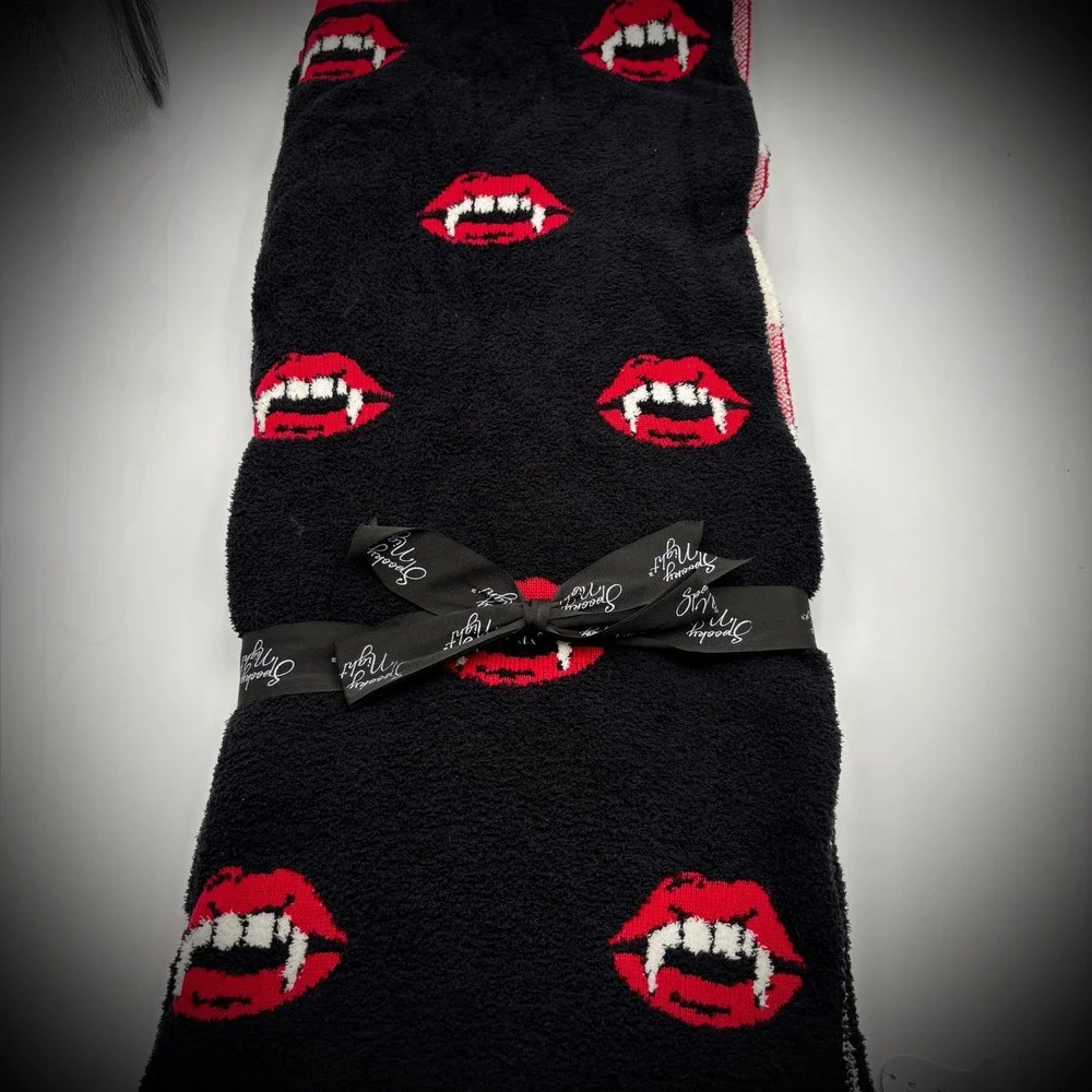 Spooky‎ Night Vampire Lips FANGS Throw Blanket HALLOWEEN Decor 50